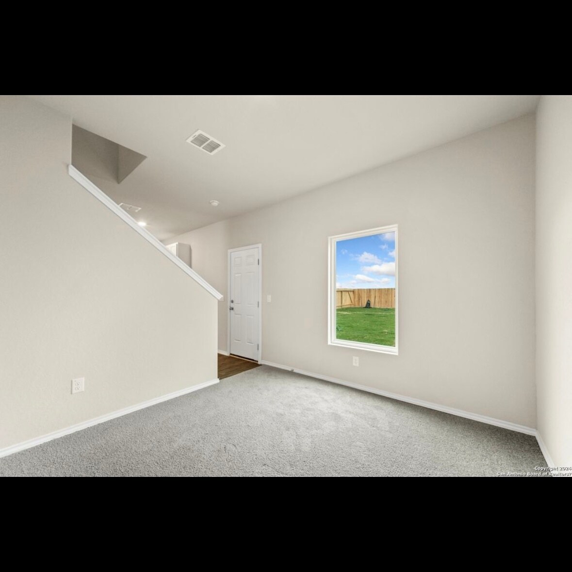 Building Photo - 2142 Collins Aly