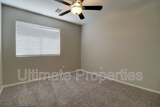 Building Photo - 15591 W Shiloh Ave