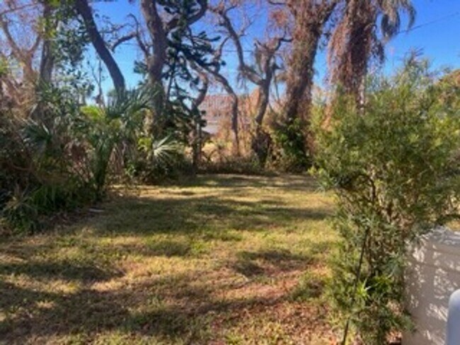 Building Photo - Bring your dog!  2 bedroom, 2 bath, Single family home in South Venice