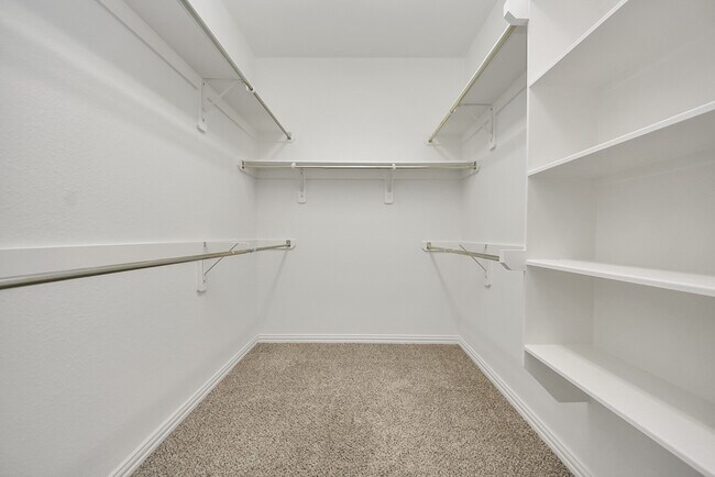 Building Photo - 17222 Red Oak Bend Dr