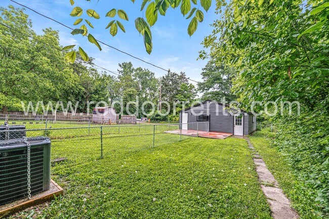 Building Photo - Updated & Budget-Friendly 3-Bedroom Home N...