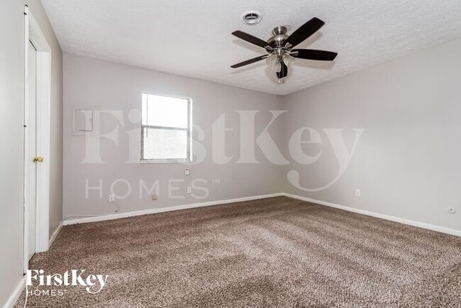 Building Photo - 5326 Yucatan Dr