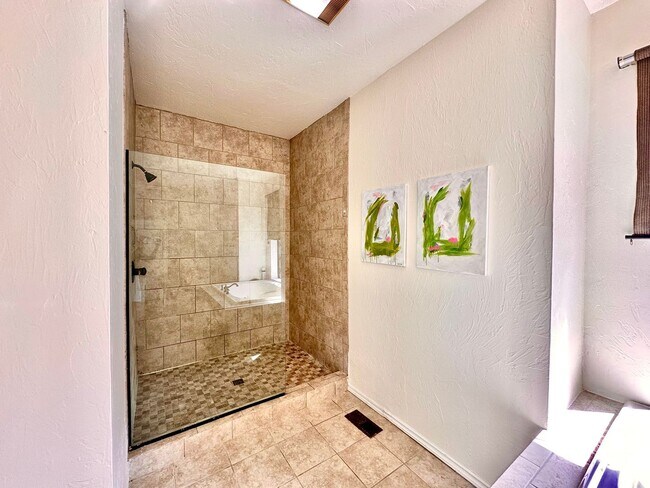 Building Photo - Spacious 4 Bed in Deer Creek - Move in Deposit-Free!(If Qualified)