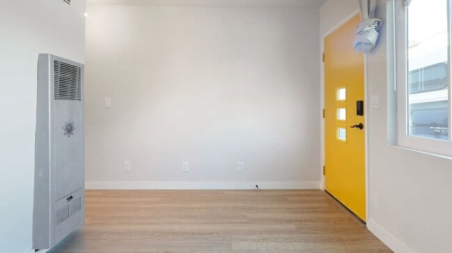 Building Photo - Chi110