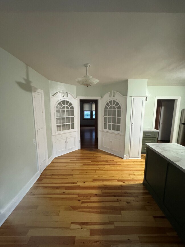 Building Photo - 922 Jefferson St