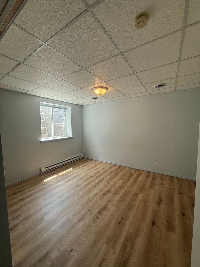 Building Photo - 600-602 Mollies Way