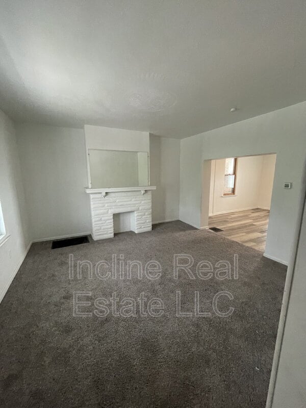 Building Photo - 561 2nd St