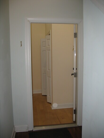 Building Photo - 2120 Mt Royal Terrace