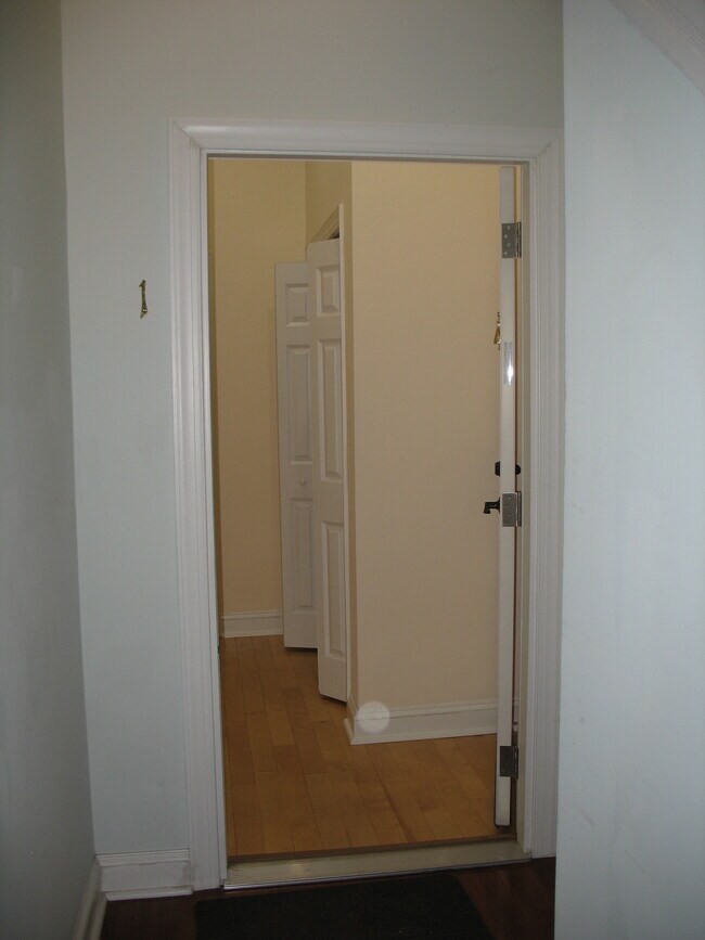 Building Photo - 2120 Mt Royal Terrace