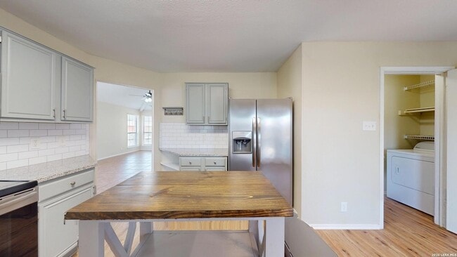 Building Photo - 2210 Muddy Peak Dr