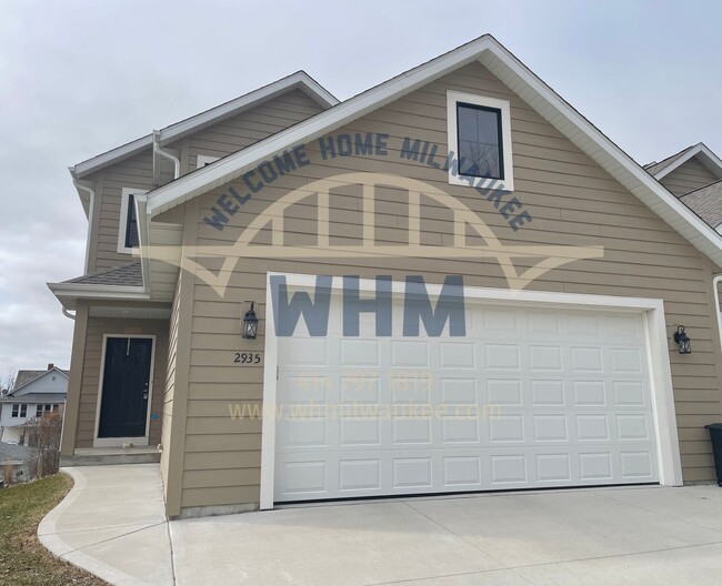 Building Photo - 2935 N 186th St