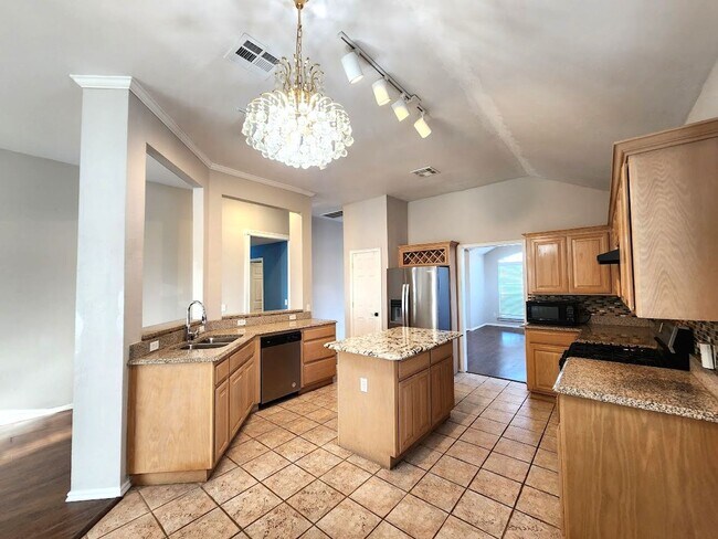 Building Photo - 3 Bed 2Bath 2 Car in the Westlake Addition NW OKC