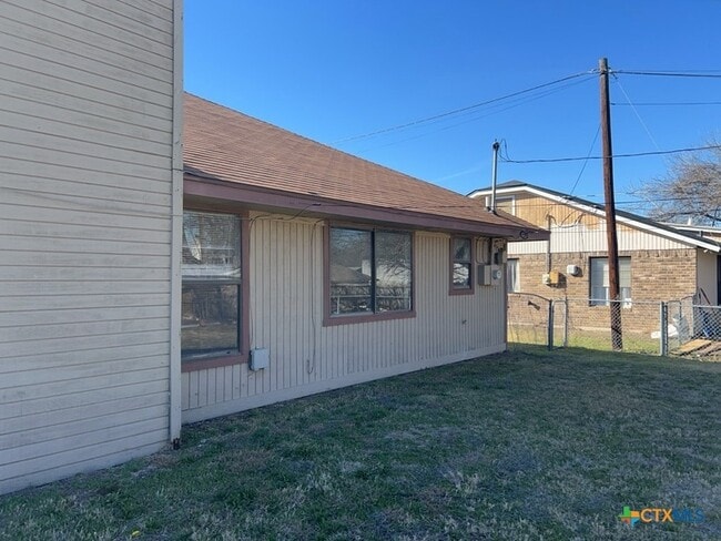 Building Photo - 4405 Greenlee Dr