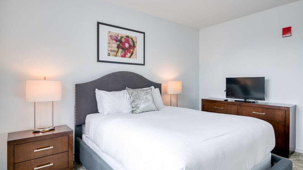 Building Photo - 250 Kendall St