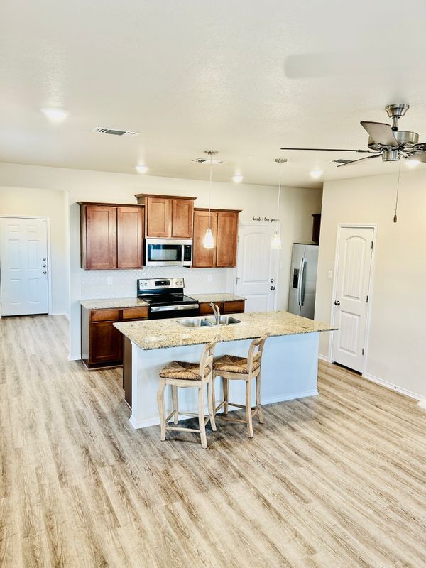 Building Photo - 303 Grn Valley Dr
