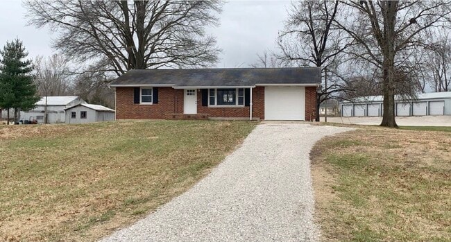 House front - 17675 US-61