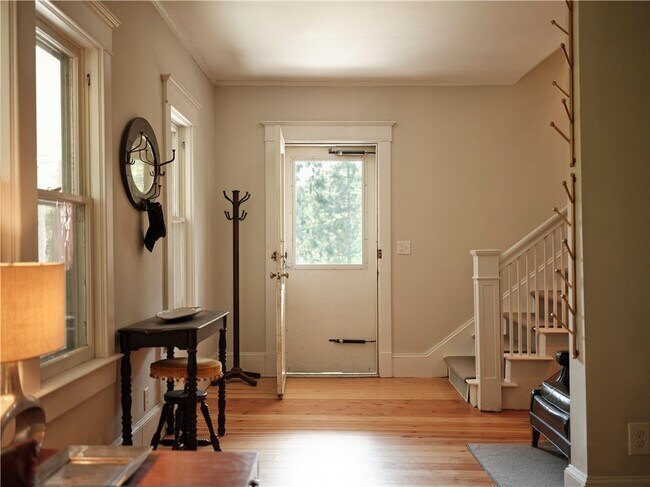 Building Photo - 38 Lake St