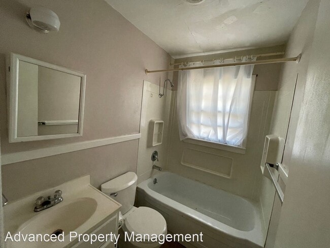 Building Photo - 2 br, 1 bath House - 1224 Pomeroy Street, #2