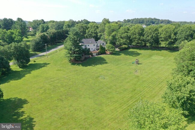 Building Photo - 9140 Goshen Valley Dr