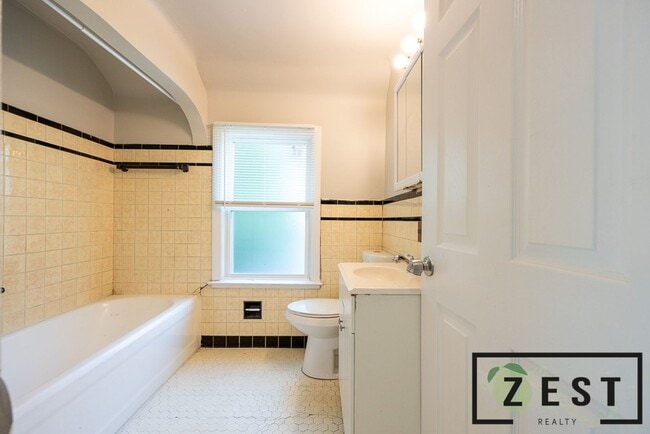 Building Photo - BEAUTIFUL 3 BD 1.5 BATH HOME! OPEN HOUSE S...