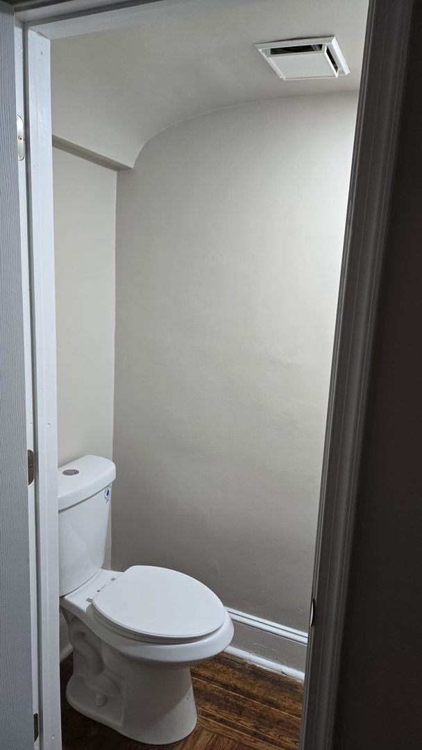 Building Photo - Beautiful West Philadelphia Porch Front