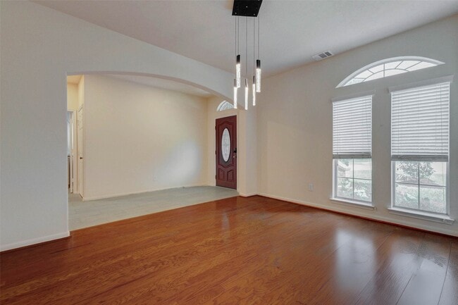 Building Photo - 26603 Summerbend Hollow Ln