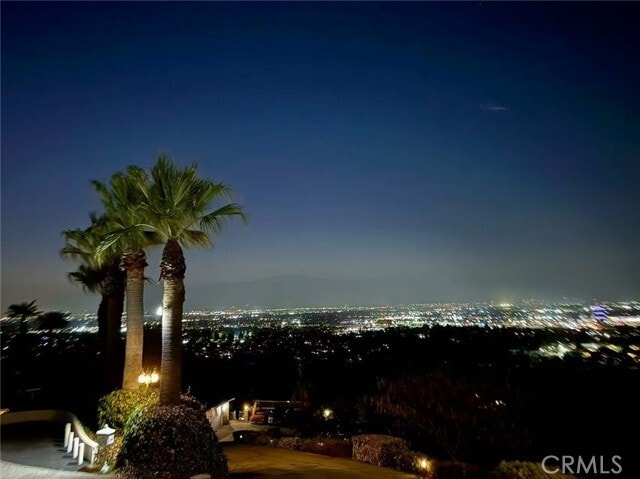 Building Photo - 2832 E Farview Ln