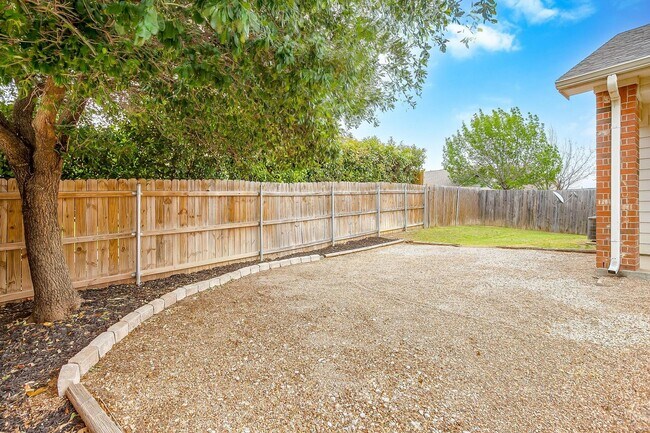 Building Photo - Amazing 3 Bed 2 Bath Rental in Alexandra Meadows- Eagle Mountain ISD- 76131