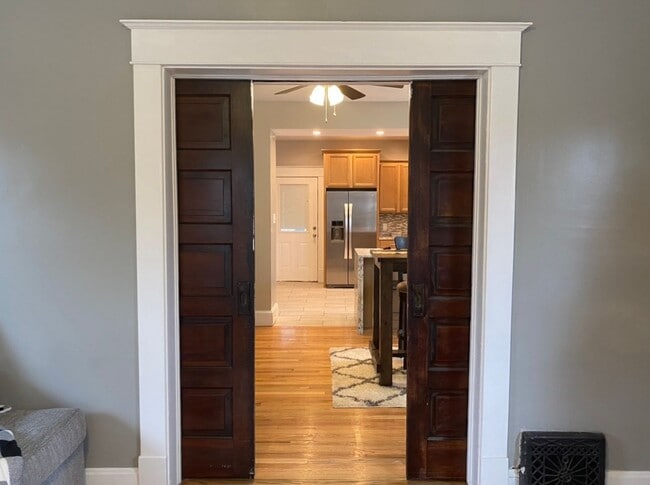 Building Photo - Stylish 2 Bedroom, 1.5 Bath Home with Vintage Charm + Modern Upgrades