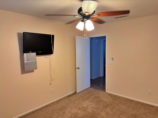 Building Photo - 30479 N Bareback Trail