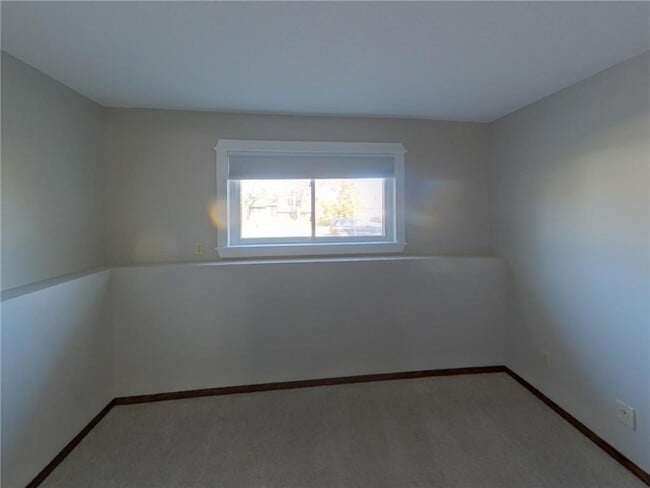 Building Photo - 1701 116th St E