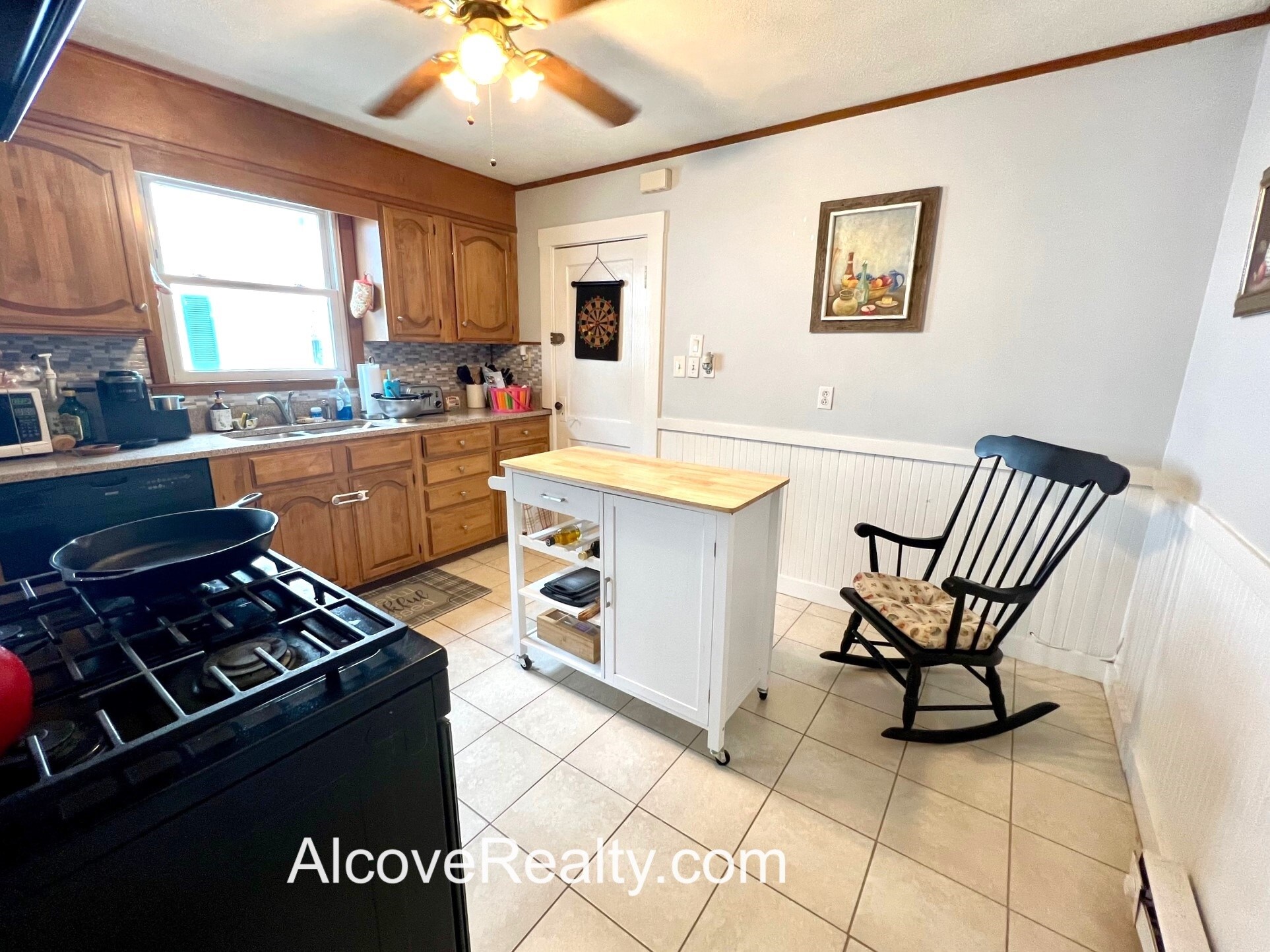 Building Photo - 39 Sterling St