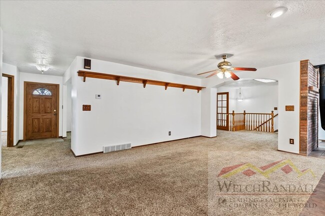 Building Photo - Your Ideal 4-Bed Layton Home - Style, Space & Location!