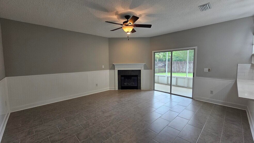 Building Photo - 13983 Summer Breeze Dr
