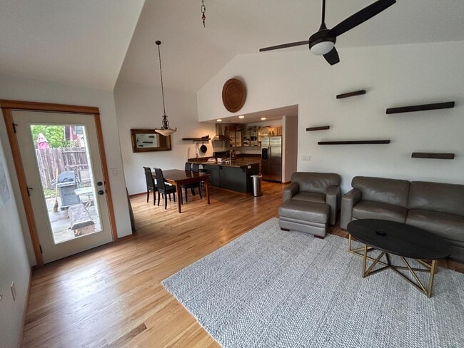 Building Photo - 1033 Crimson Ct