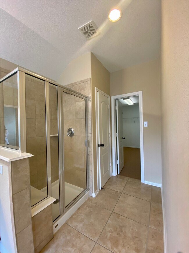 Building Photo - 15 Sagamore Ridge Pl