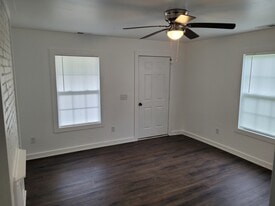 Livingroom - 722 Dabney St