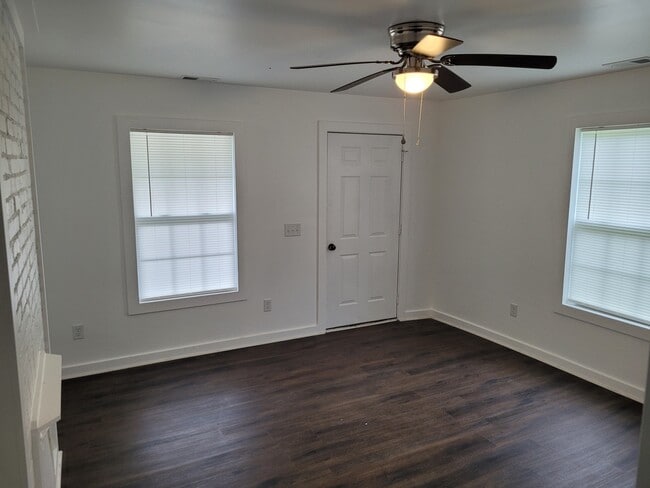 Livingroom - 722 Dabney St