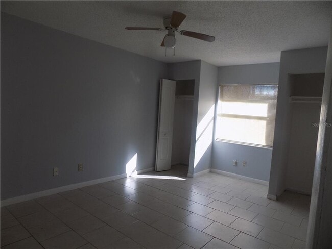 Building Photo - 6124 SW 10th Pl