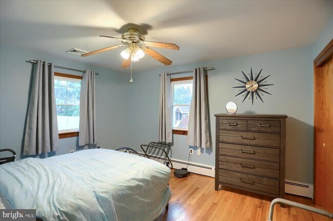 Building Photo - 83 Hillside Cir