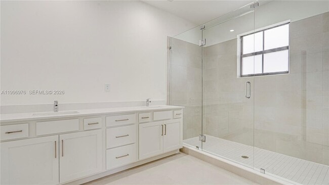 Building Photo - 20930 SW 96th Ave