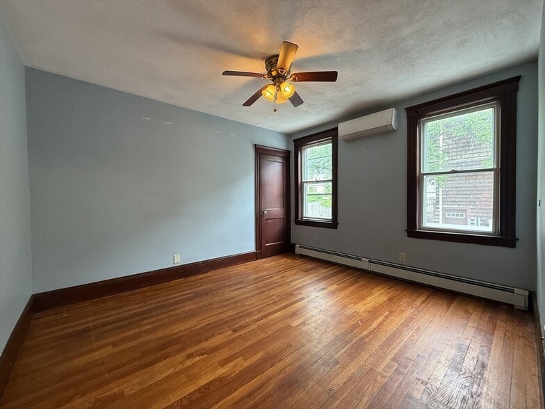 Building Photo - 336 Riverside Ave