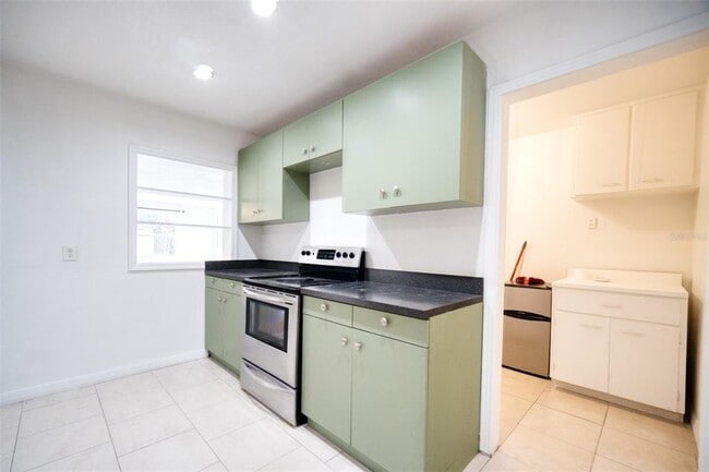 Building Photo - 2317 Harris St