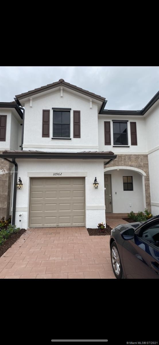 Primary Photo - 10962 W 33rd Ct