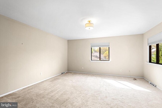 Building Photo - 201 Fairfax Ct