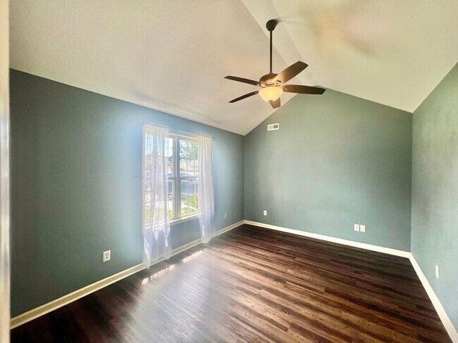 Building Photo - 3BR/2Bath/1 Garage/Fenced! Quail Woods community in the poplar Gorden Rd, North Wilmington area