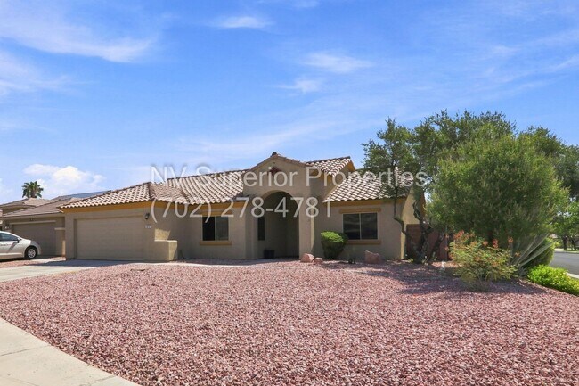 Building Photo - SE!! Stallion Mountain!! Gated!!! Single Story Home!! No Carpets!!! Covered patio!! Water Conditi...