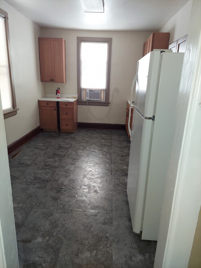 Kitchen - 718 W Jackson St