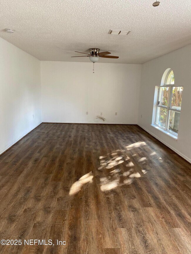 Building Photo - 7086 Shady Pine Ct