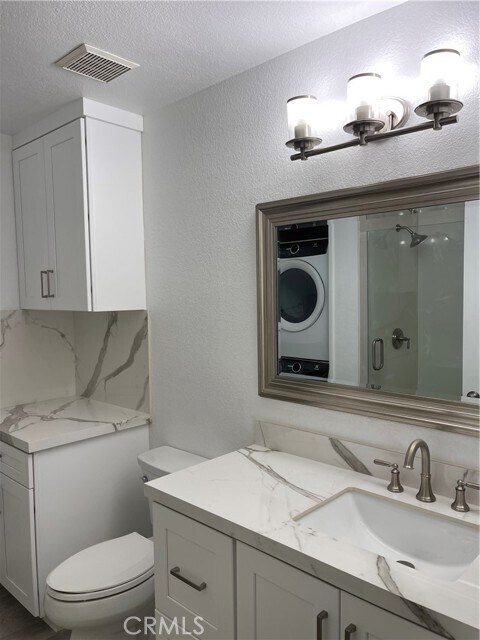 Building Photo - 6 Vía Contento